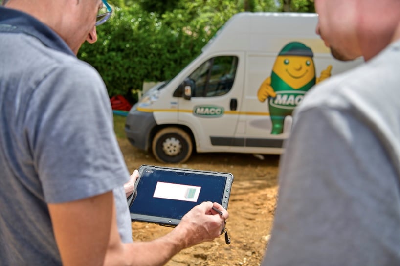 Outil de communication interne permettant d'alerter les équipes terrain